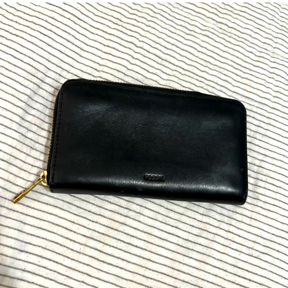Fossil Vintage Black Leather Cow Hide Zip Around 4x7 Accordion-StyleWall…